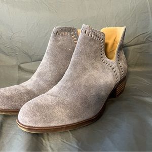 Lucky Brand Bustina Booties gray suede sz 8 M women’s